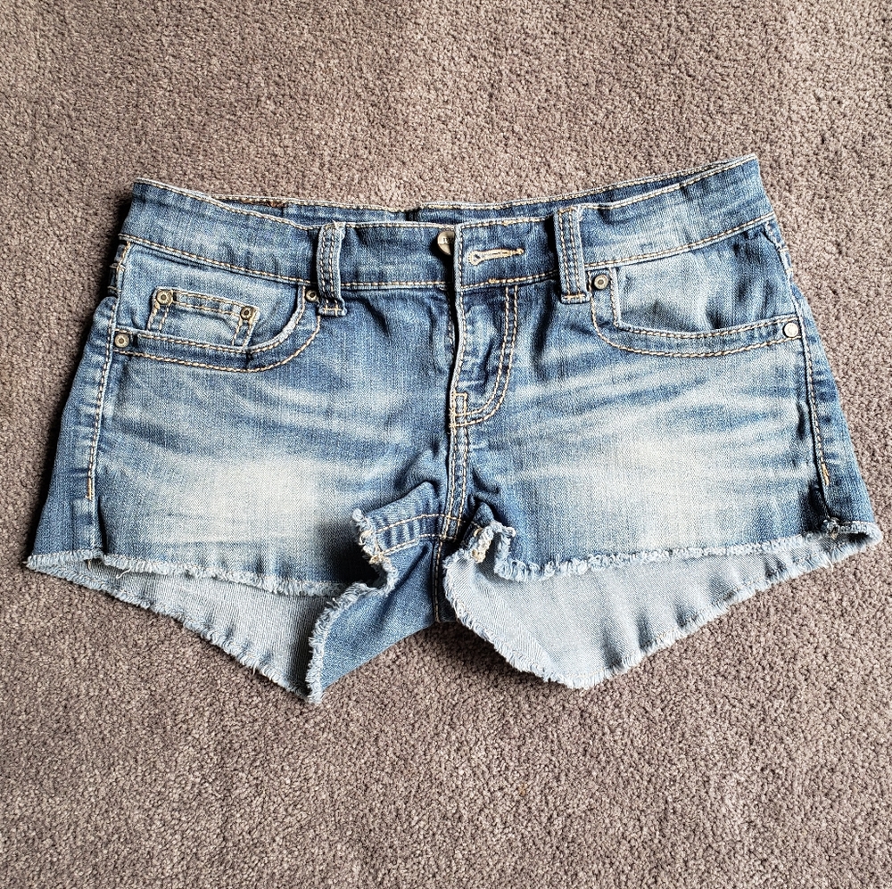 Size 29 BKE denim Stella cutoff shorts